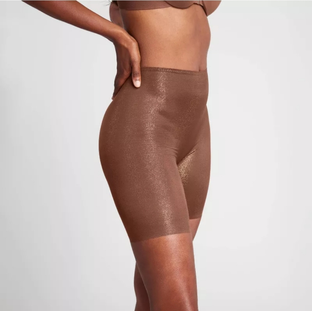 Assets by Spanx Women's Sheer Smothers Mid Thigh  Shorts Assets